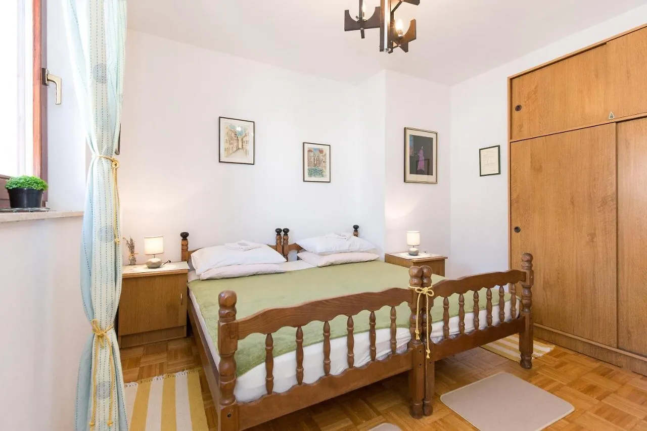 Apartment Bella-Vista Ičići 0*,  Croacia
